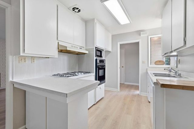 725 Santa Rita Street, Sunnyvale, CA 94085