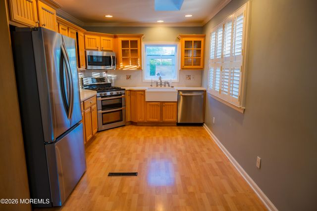 839 N Concourse, Keyport, NJ 07735