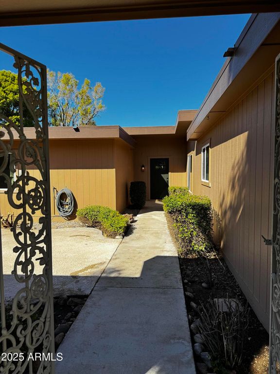 10318 W Manzanita Drive, Sun City, AZ 85373 — photo 2