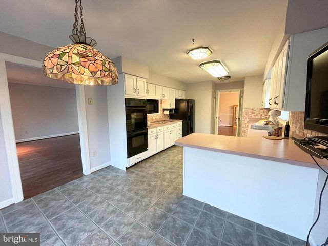 6319 CHAUCER VIEW CIR, Alexandria, VA 22304