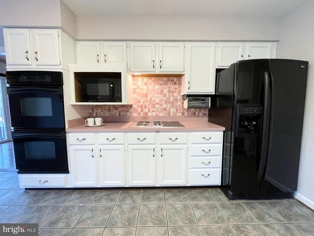 6319 CHAUCER VIEW CIR, Alexandria, VA 22304