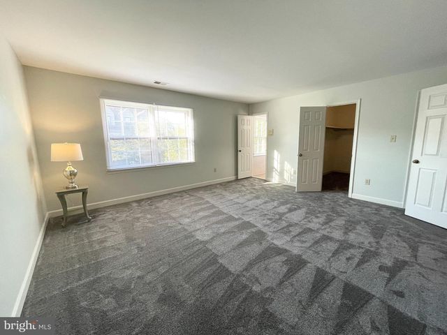 6319 CHAUCER VIEW CIR, Alexandria, VA 22304