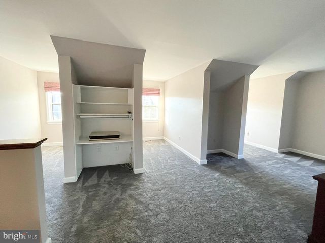6319 CHAUCER VIEW CIR, Alexandria, VA 22304