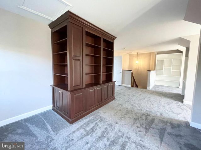 6319 CHAUCER VIEW CIR, Alexandria, VA 22304