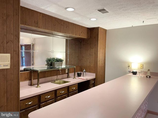 6319 CHAUCER VIEW CIR, Alexandria, VA 22304