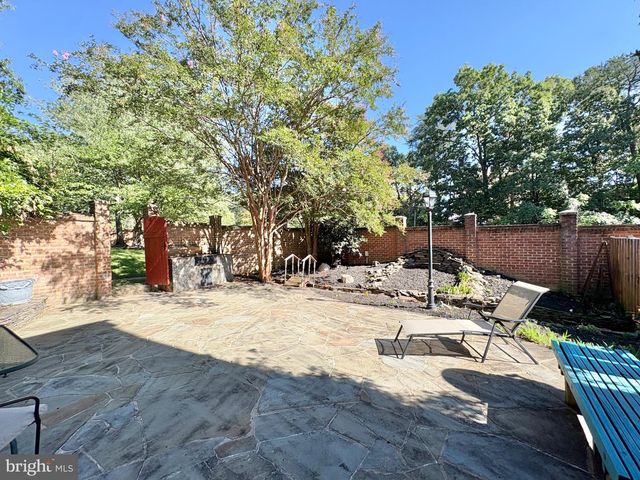 6319 CHAUCER VIEW CIR, Alexandria, VA 22304