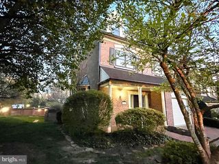 6319 CHAUCER VIEW CIR, Alexandria, VA 22304