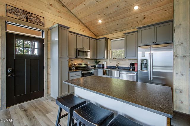 775 Cartertown rd Road, Gatlinburg, TN 37738