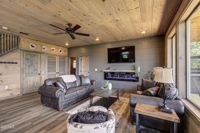 775 Cartertown rd Road, Gatlinburg, TN 37738