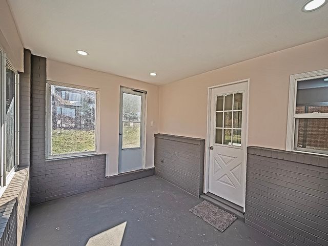 1120 Margray Street, Lincoln Place, PA 15207