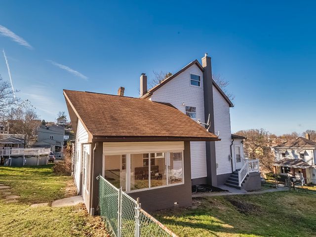 1120 Margray Street, Lincoln Place, PA 15207