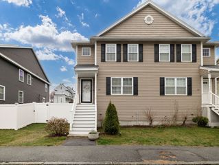 130 Andrews St 130, Lowell, MA 01852