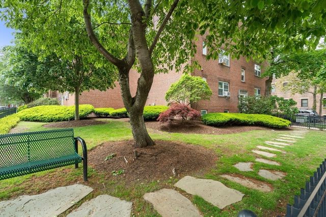 19 Alton Court 1, Brookline, MA 02446