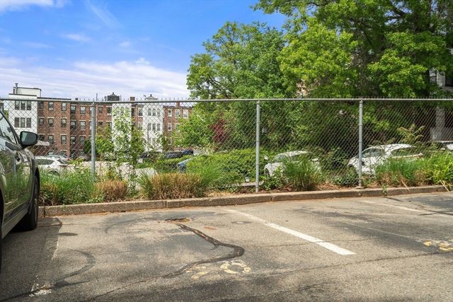 19 Alton Court 1, Brookline, MA 02446