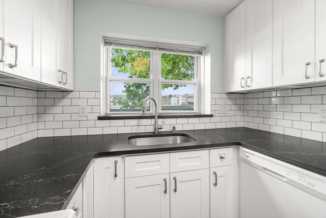 19 Alton Court 1, Brookline, MA 02446