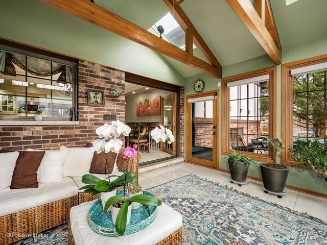 9716 S Kingsbury Court, Palos Hills, IL 60465