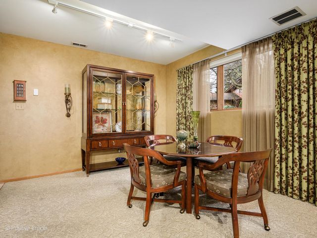 9716 S Kingsbury Court, Palos Hills, IL 60465