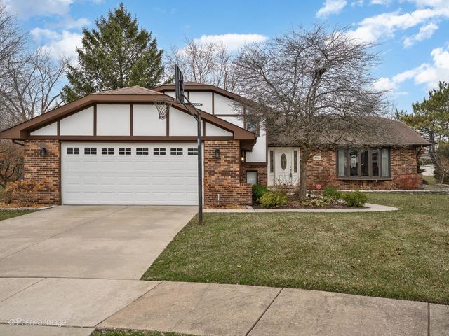 9716 S Kingsbury Court, Palos Hills, IL 60465