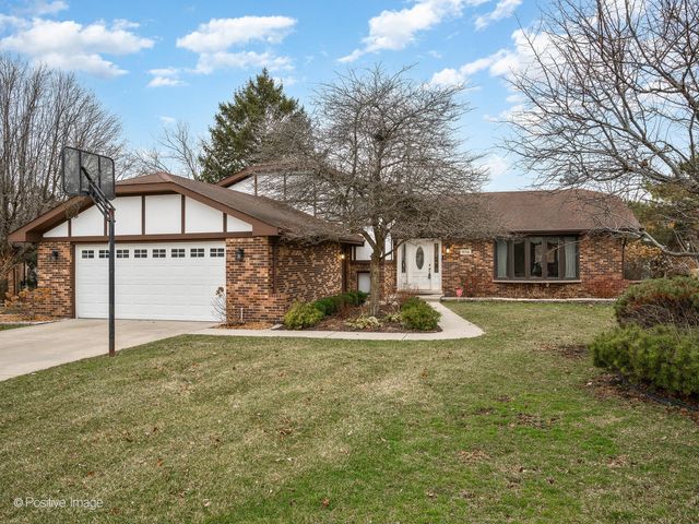 9716 S Kingsbury Court, Palos Hills, IL 60465