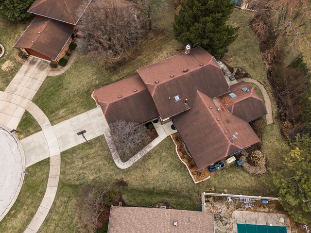 9716 S Kingsbury Court, Palos Hills, IL 60465