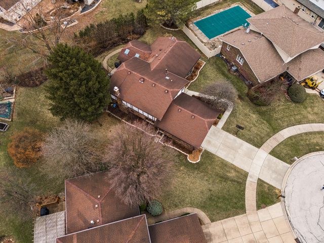 9716 S Kingsbury Court, Palos Hills, IL 60465