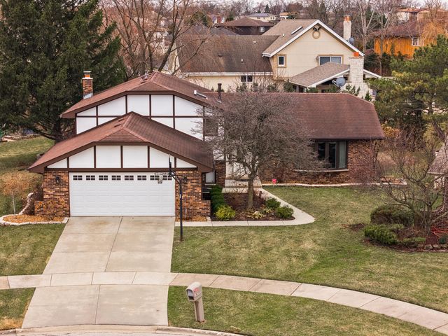 9716 S Kingsbury Court, Palos Hills, IL 60465