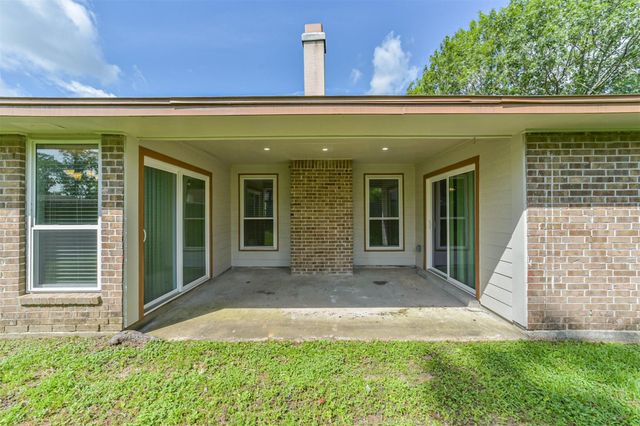 17502 Huntersglen Circle, Humble, TX 77396