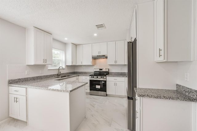 17502 Huntersglen Circle, Humble, TX 77396
