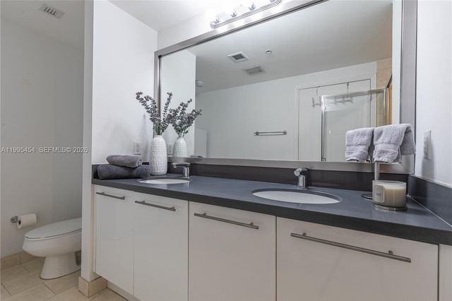 90 SW 3rd St 3806, Miami, FL 33130