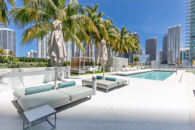 90 SW 3rd St 3806, Miami, FL 33130