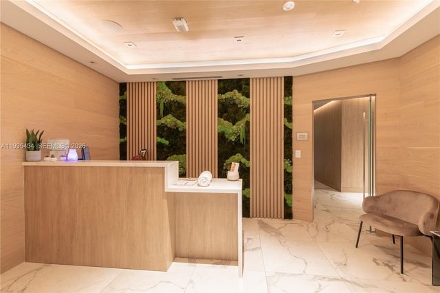 90 SW 3rd St 3806, Miami, FL 33130