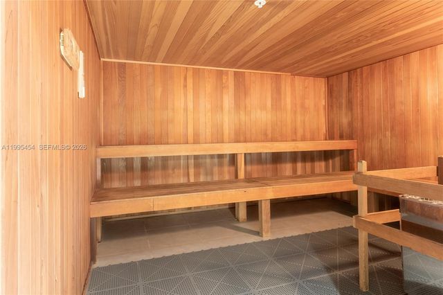 90 SW 3rd St 3806, Miami, FL 33130