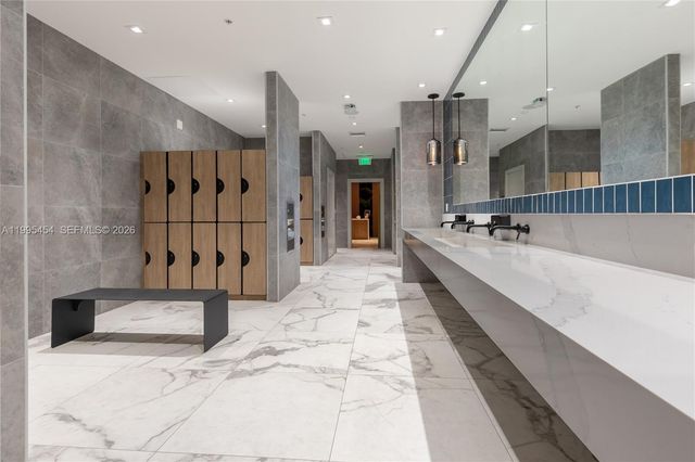 90 SW 3rd St 3806, Miami, FL 33130