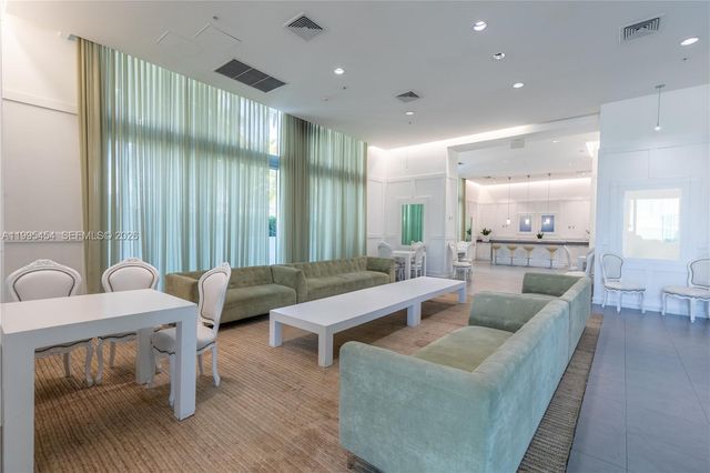 90 SW 3rd St 3806, Miami, FL 33130