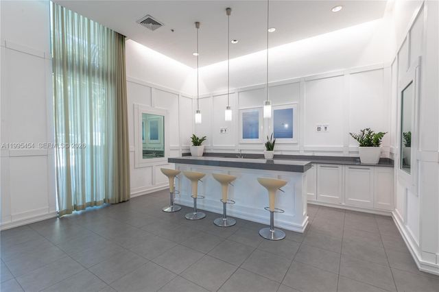 90 SW 3rd St 3806, Miami, FL 33130