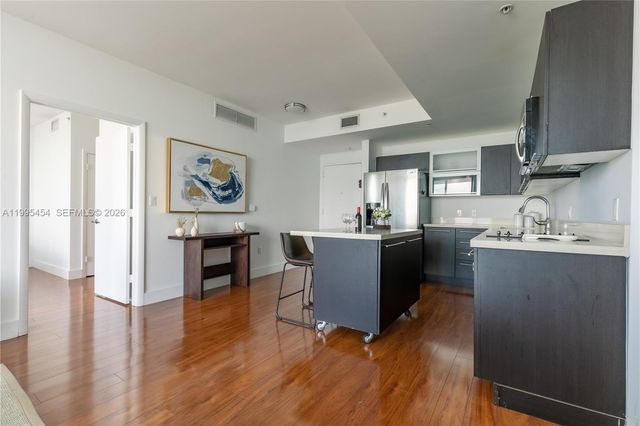 90 SW 3rd St 3806, Miami, FL 33130