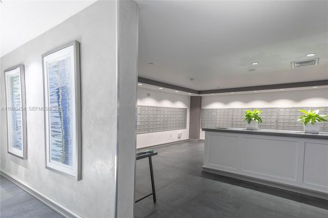 90 SW 3rd St 3806, Miami, FL 33130