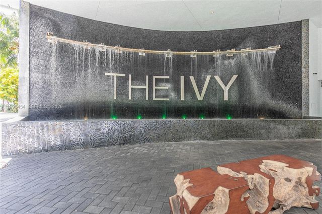 90 SW 3rd St 3806, Miami, FL 33130