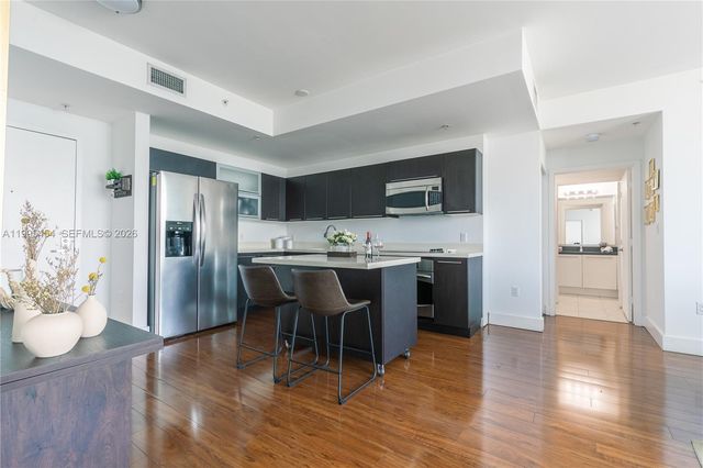 90 SW 3rd St 3806, Miami, FL 33130