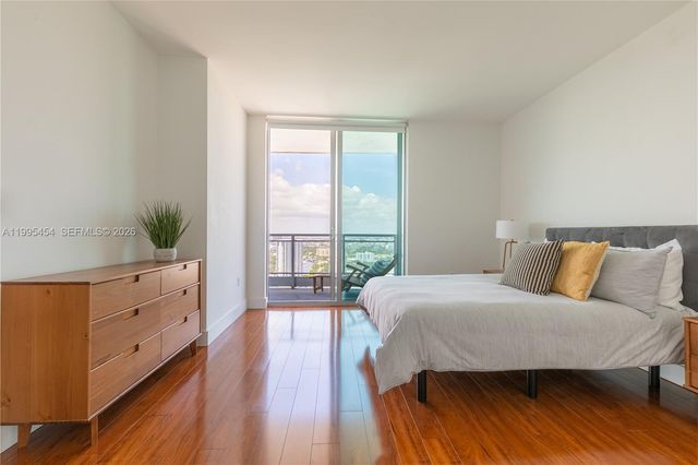 90 SW 3rd St 3806, Miami, FL 33130