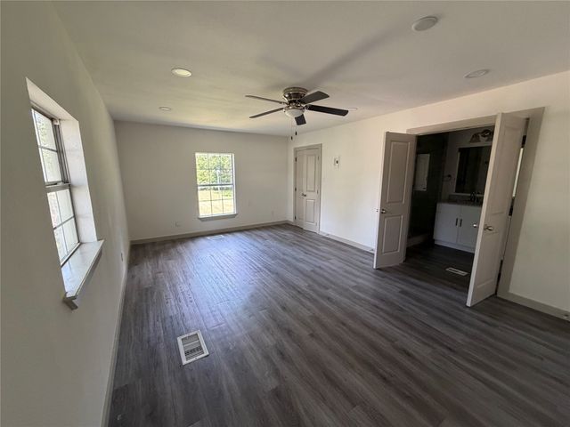 605 N Pine Street, Roanoke, TX 76262
