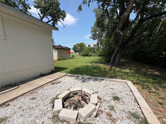 605 N Pine Street, Roanoke, TX 76262