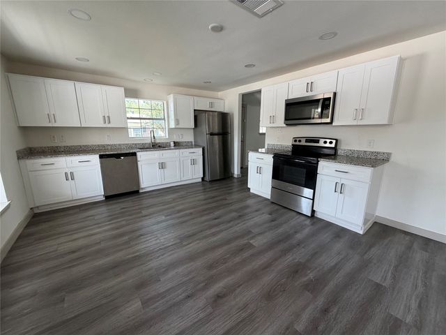 605 N Pine Street, Roanoke, TX 76262