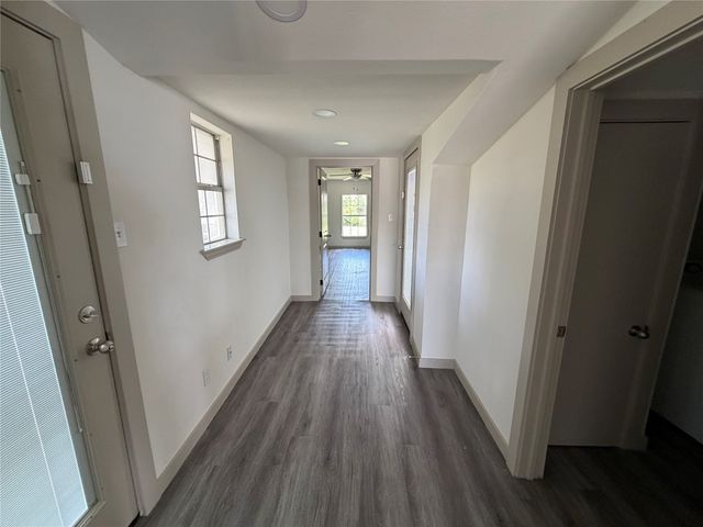 605 N Pine Street, Roanoke, TX 76262