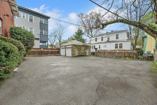104 Trowbridge St 4, Cambridge, MA 02138