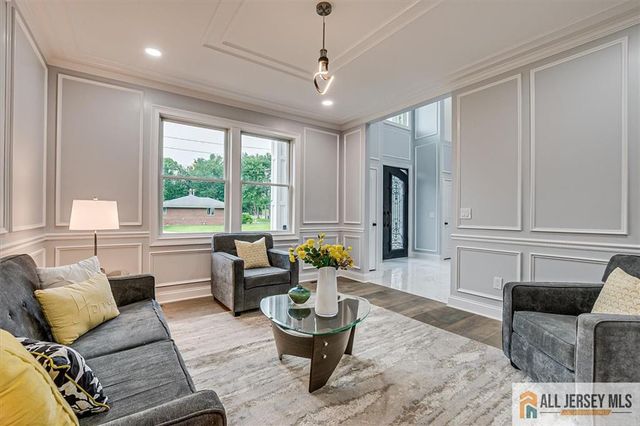 4 Hemlock Drive, Edison, NJ 08820