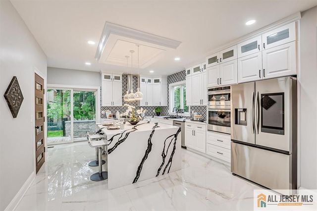 4 Hemlock Drive, Edison, NJ 08820