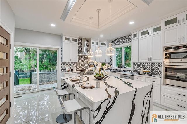 4 Hemlock Drive, Edison, NJ 08820