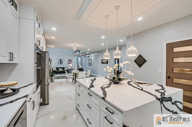 4 Hemlock Drive, Edison, NJ 08820