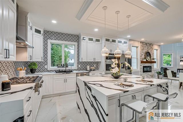 4 Hemlock Drive, Edison, NJ 08820